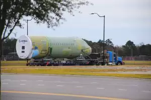 A fuselage section is transported to Airbus' assembly facility in Mobile. (Image: Roger Wehner, Mobile Airport Authority)