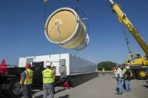 Two cranes lift the interim cryogenic propulsion stage test article, built and delivered by United Launch Alliance in Decatur to NASA’s Marshall Space Flight Center in Huntsville. The ICPS test article joins other structural test articles and simulators that make up the upper portion of the SLS rocket. They will be stacked and tested later this year at Marshall. (Image: NASA/MSFC: Emmett Given)