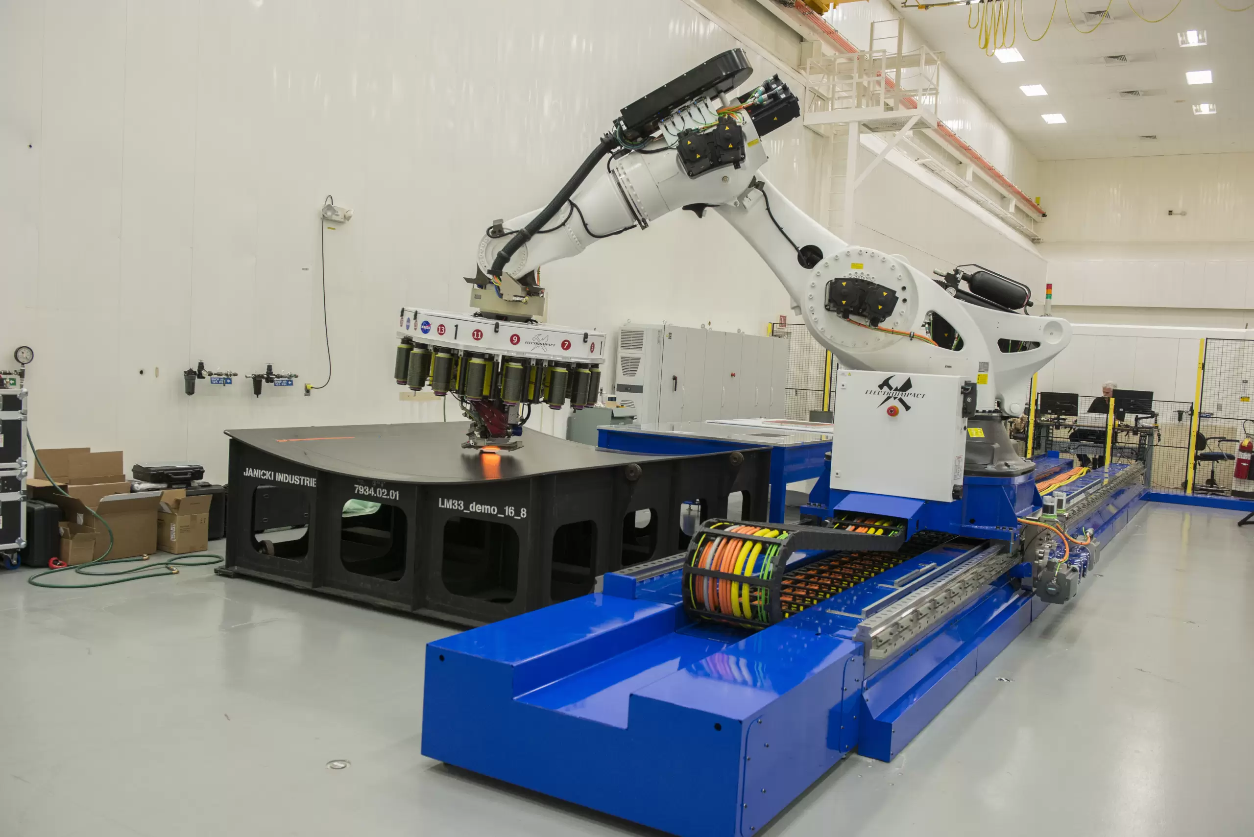 NASA Marshall robot will build biggest composite rocket parts